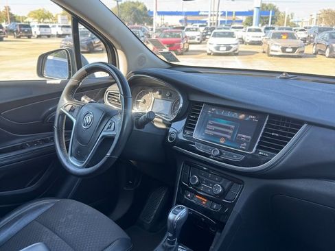 Used 2020 Buick Encore Preferred image 10