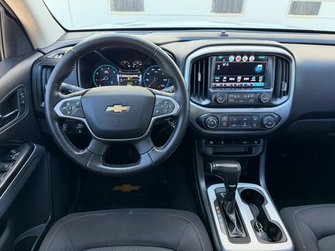 Used 2017 Chevrolet Colorado LT w/ LT Convenience Package AWD/4WD image 16