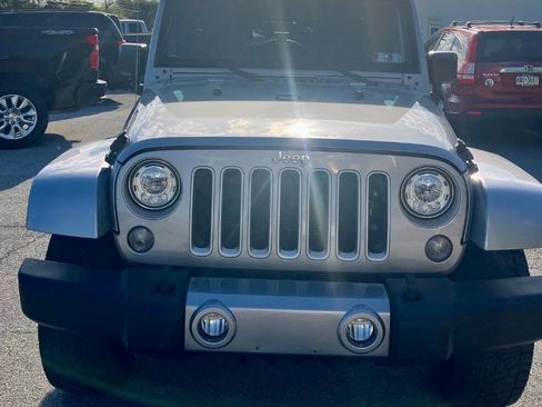 Used 2018 Jeep Wrangler Unlimited Sahara w/ Connectivity Group image 3