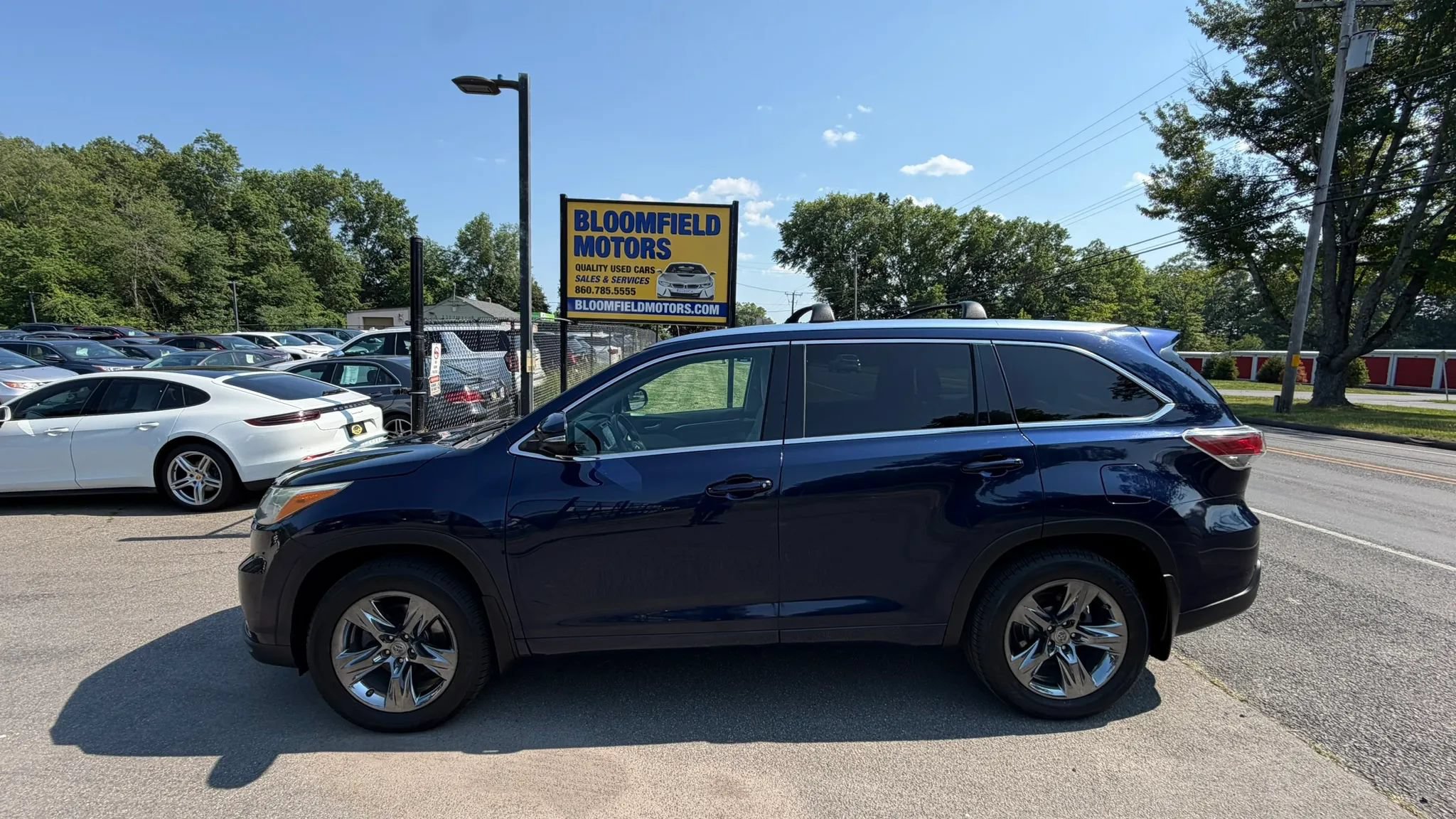 Used 2016 Toyota Highlander Limited AWD/4WD image 2