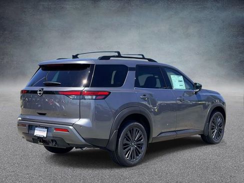New 2026 Nissan Pathfinder SL w/ SL Premium Package AWD/4WD image 2