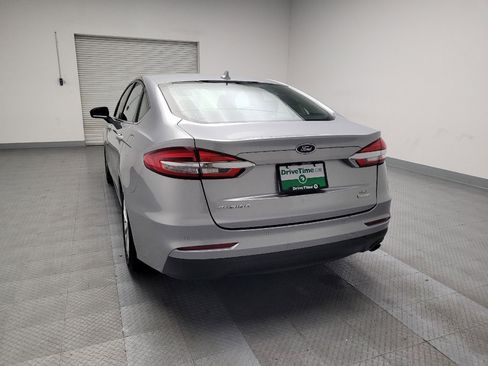Used 2020 Ford Fusion SE image 6