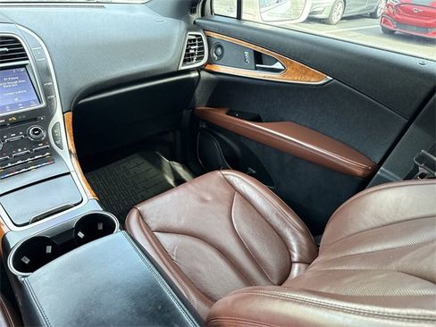 Used 2020 Lincoln Nautilus Reserve w/ Cargo Utility Package image 18