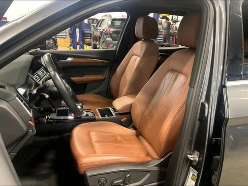 Used 2022 Audi Q5 2.0T Premium w/ Convenience Package AWD/4WD image 25