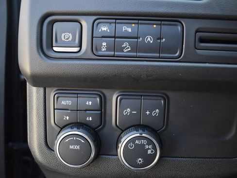 Used 2024 Chevrolet Tahoe Premier AWD/4WD image 24