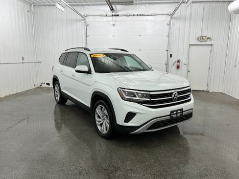 Used 2023 Volkswagen Atlas SE AWD/4WD image 2