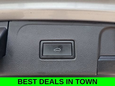 Used 2023 Volkswagen Atlas SE FWD image 14