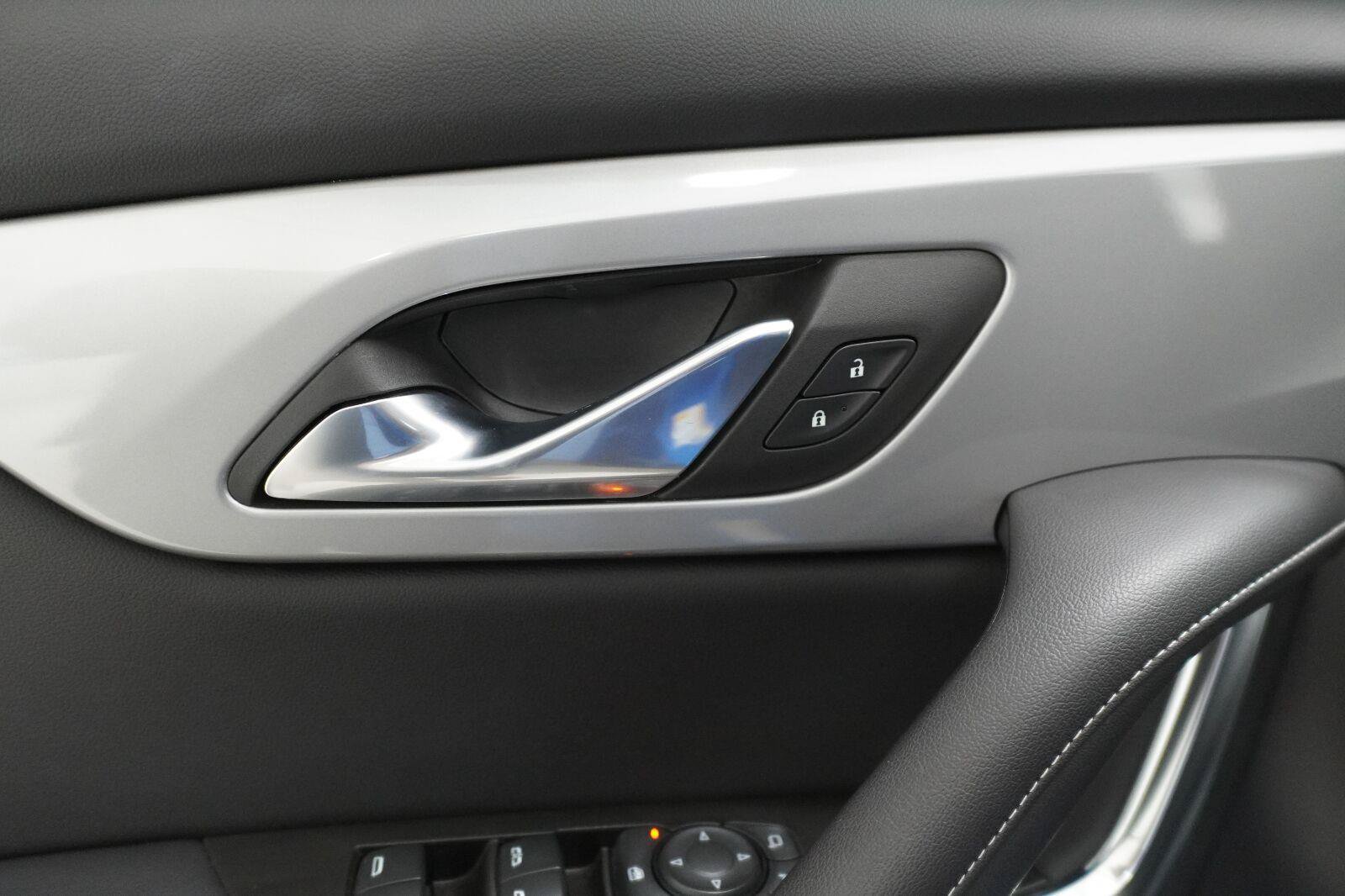 Used 2024 Chevrolet Blazer LT w/ Convenience Package FWD image 6