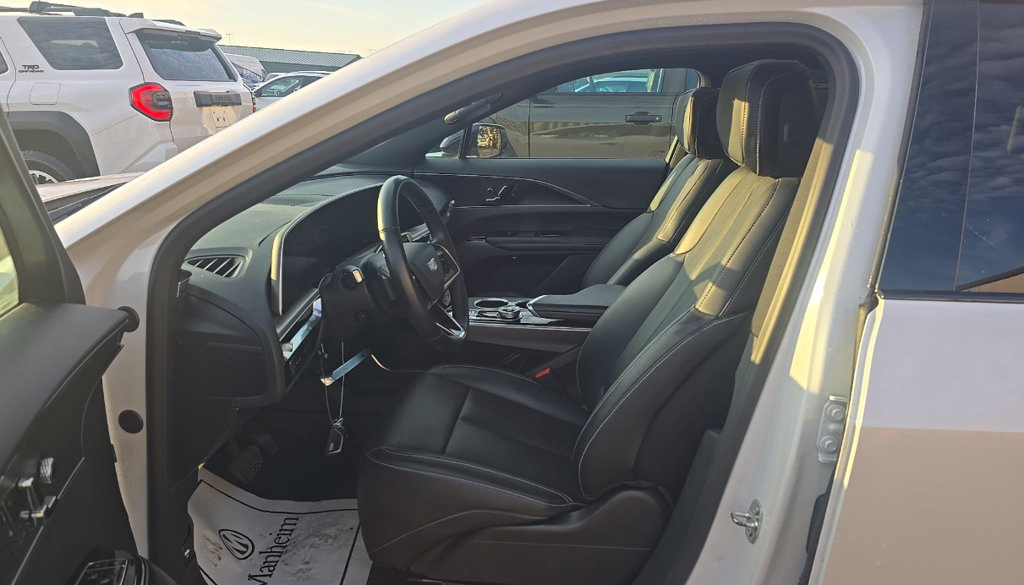 Used 2024 Cadillac Lyriq Luxury RWD image 7