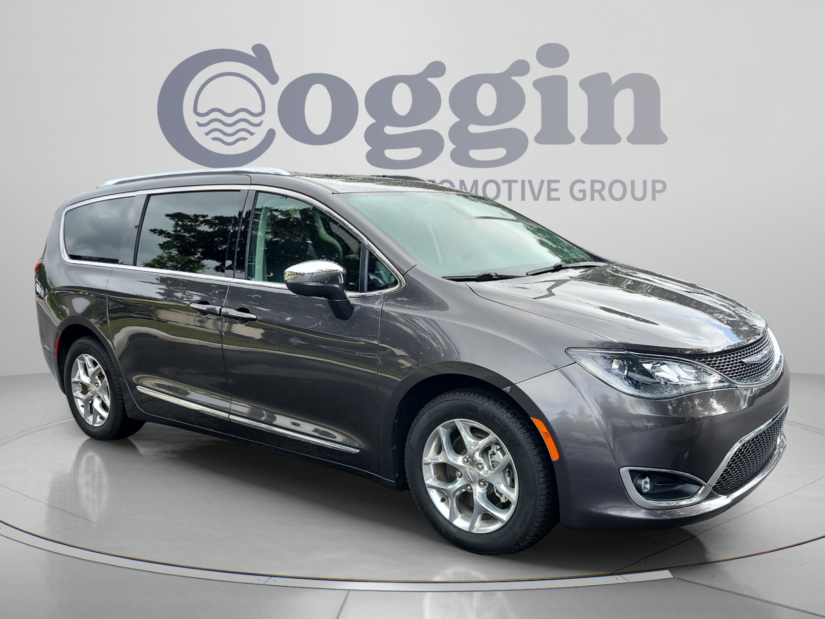 Used 2017 Chrysler Pacifica Limited FWD image 7