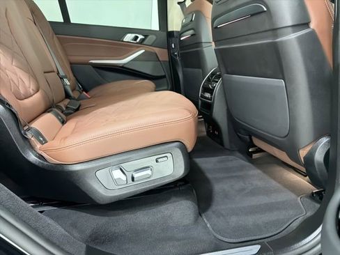 Used 2026 BMW X7 xDrive40i w/ Premium Package image 25
