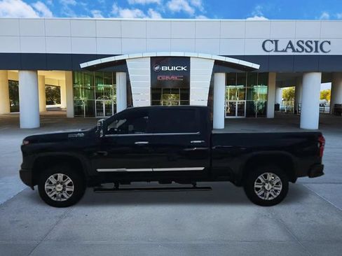 Used 2024 Chevrolet Silverado 2500 High Country AWD/4WD image 5