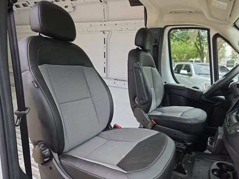 Used 2025 RAM ProMaster 2500 w/ Convenience Group FWD image 28