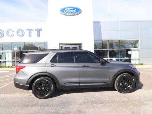 Certified 2022 Ford Explorer XLT image 13
