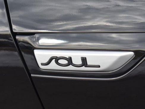 Used 2015 Kia Soul image 12