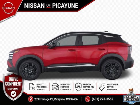 Certified 2025 Nissan Kicks SR FWD image 2