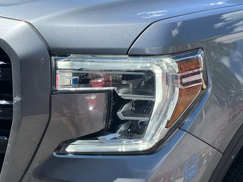Used 2021 GMC Sierra 1500 Elevation w/ X31 Off-Road Package AWD/4WD image 11