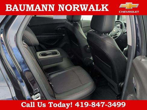 Used 2022 Chevrolet Trax LT w/ LT Convenience Package AWD/4WD image 12