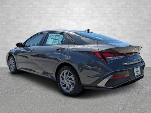 New 2024 Hyundai Elantra SEL image 4