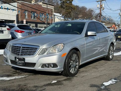 Used 2011 Mercedes-Benz E 350 4MATIC Sedan image 1