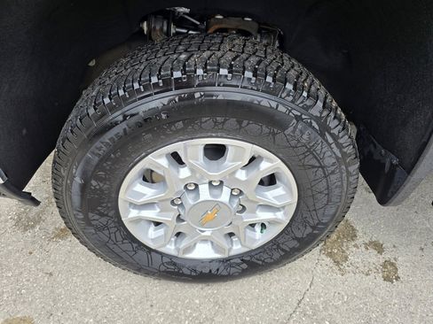 Used 2024 Chevrolet Silverado 2500 LTZ image 11