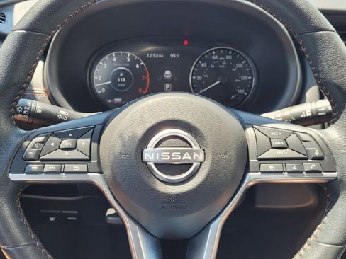 Used 2024 Nissan Kicks SR image 11