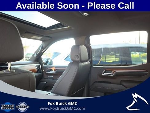 Used 2022 GMC Sierra 1500 Denali w/ Denali Reserve Package AWD/4WD image 8