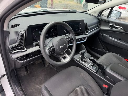 Used 2023 Kia Sportage LX FWD image 19