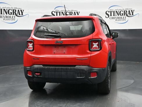 Used 2015 Jeep Renegade Trailhawk w/ Premium Leather Group AWD/4WD image 6