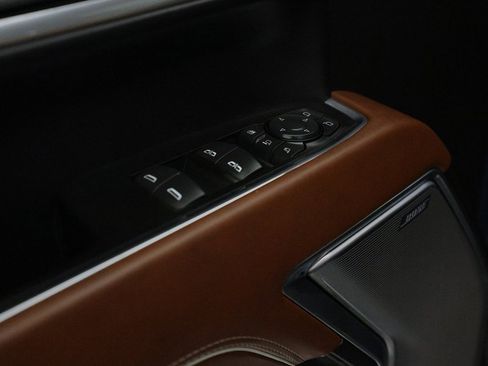 Used 2025 GMC Sierra 3500 Denali Ultimate image 16