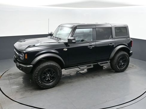 Used 2023 Ford Bronco Wildtrak image 32