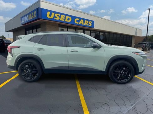 Used 2024 Chevrolet Trax ACTIV w/ Driver Confidence Package FWD image 2