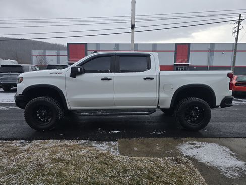 Used 2022 Chevrolet Silverado 1500 ZR2 w/ Technology Package image 7