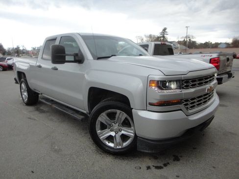 Used 2017 Chevrolet Silverado 1500 Custom w/ Custom Convenience Package AWD/4WD image 3