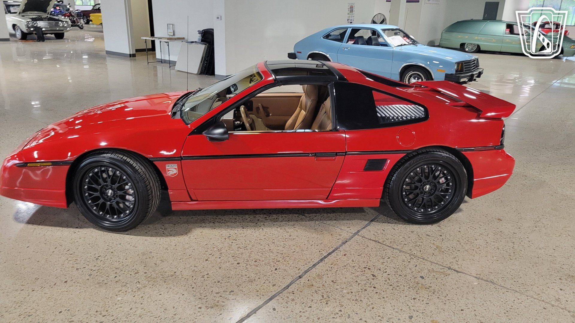 Used 1988 Pontiac Fiero GT RWD image 8