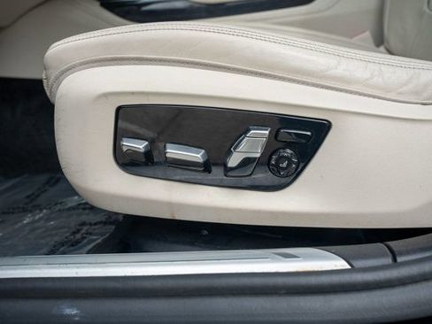 Used 2019 BMW 740i w/ Executive Package RWD image 40