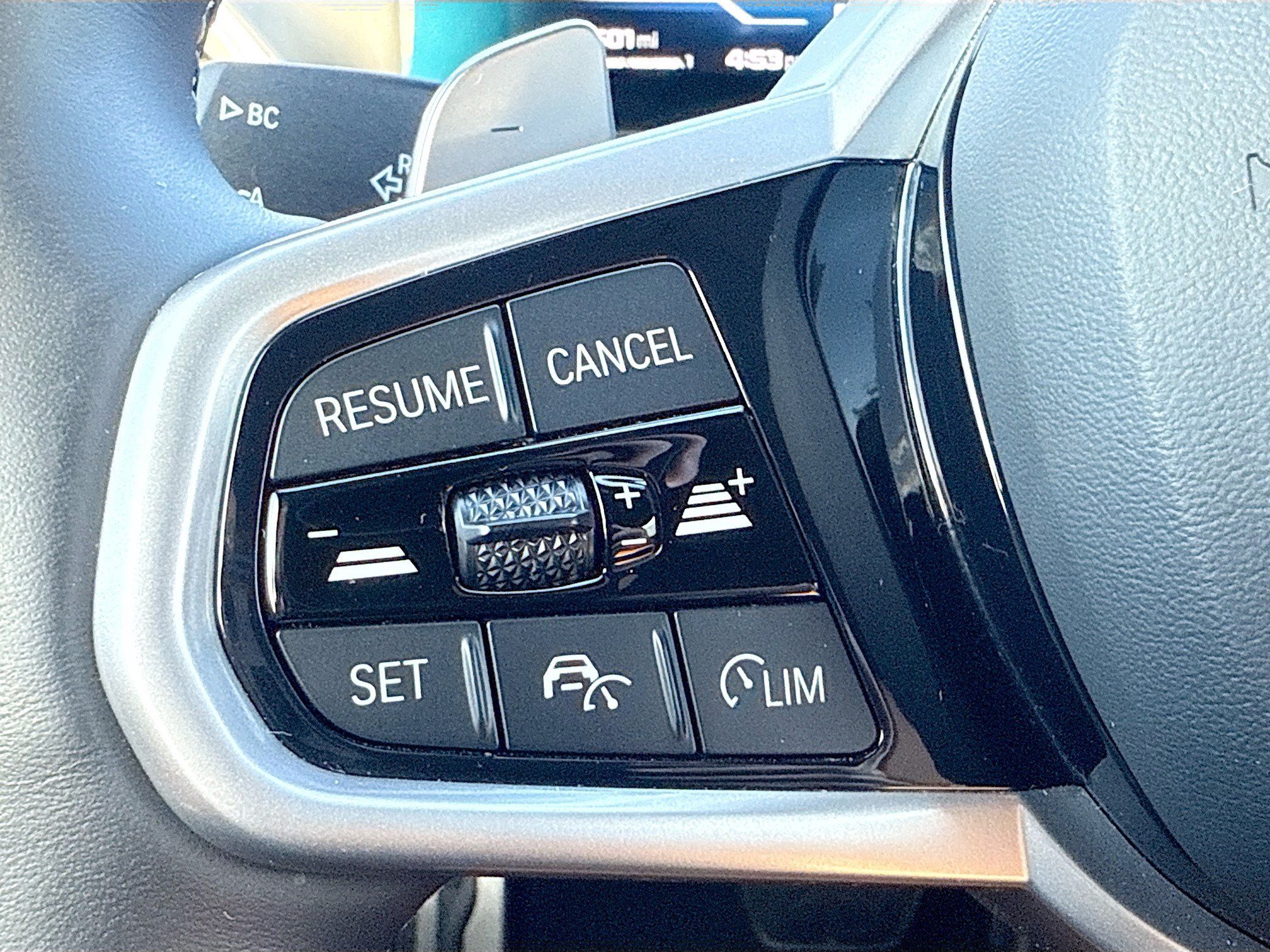 Used 2025 BMW M440i Convertible RWD image 35