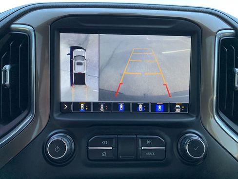 Used 2021 Chevrolet Silverado 1500 High Country w/ Technology Package image 27