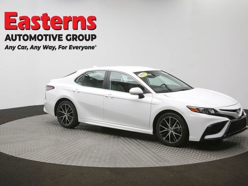 Used 2024 Toyota Camry SE image 48