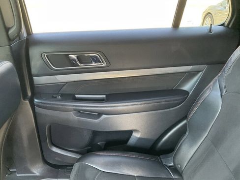 Used 2018 Ford Explorer XLT w/ Equipment Group 202A image 18
