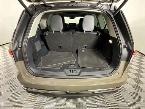 Used 2025 Lincoln Aviator 2WD w/ Equipment Group 101A image 28