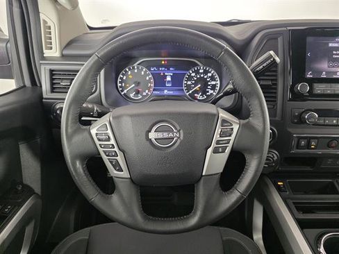 Used 2024 Nissan Titan SV w/ SV Convenience Package image 28