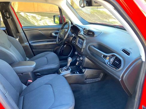 Used 2018 Jeep Renegade Altitude w/ Popular Equipment Group image 49