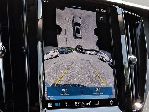 Certified 2025 Volvo XC60 B5 Plus image 17