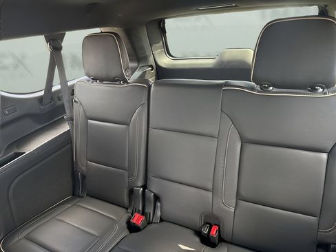 Used 2023 Chevrolet Suburban Premier AWD/4WD image 13