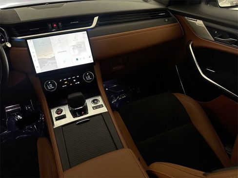 Used 2023 Jaguar F-PACE SVR image 23