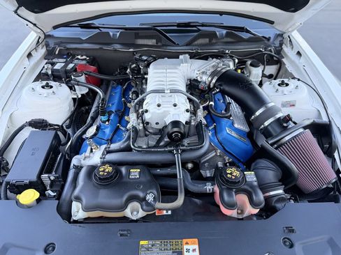 Used 2011 Ford Mustang Shelby GT500 w/ Electronics Pkg RWD image 28