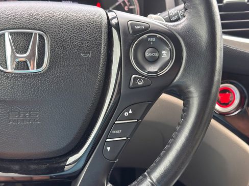 Used 2016 Honda Pilot Touring image 28