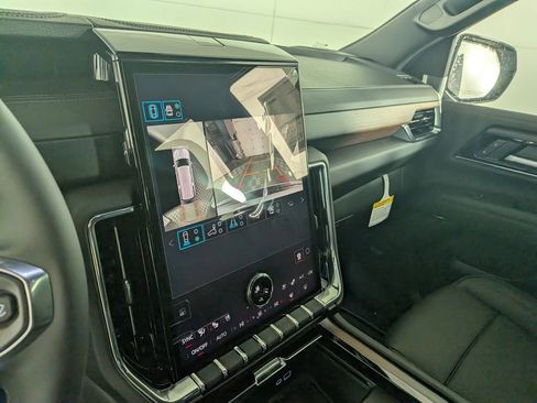 New 2026 GMC Yukon XL Denali w/ Denali Reserve Package image 24