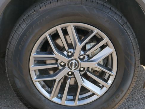 Used 2024 Nissan Rogue S AWD/4WD image 12